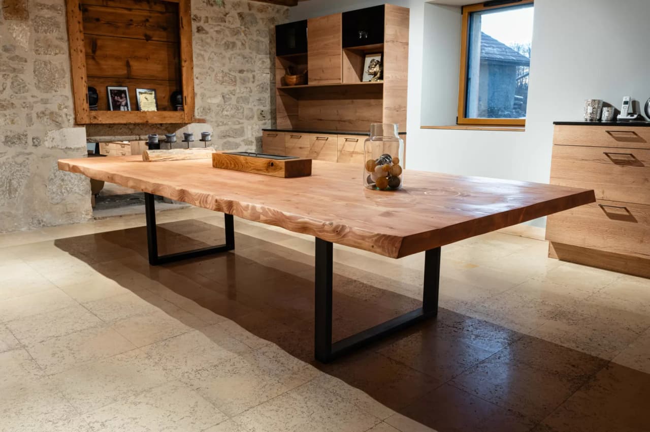 Grande table en poutre de pin – Cuba